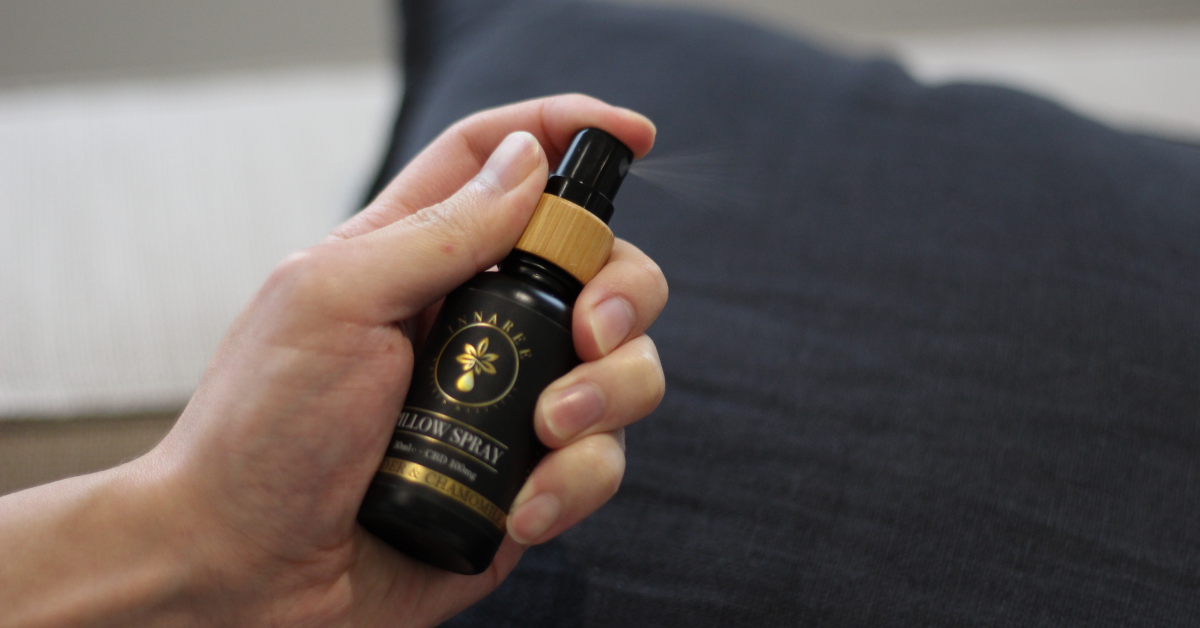 The Benefits and How-To of Using a Pillow Spray
